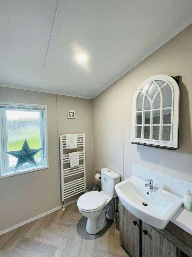 Happy Days With Hot Tub Holiday home York